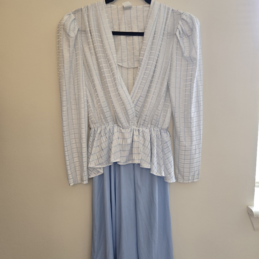 Chic Striped V-Neck Dress